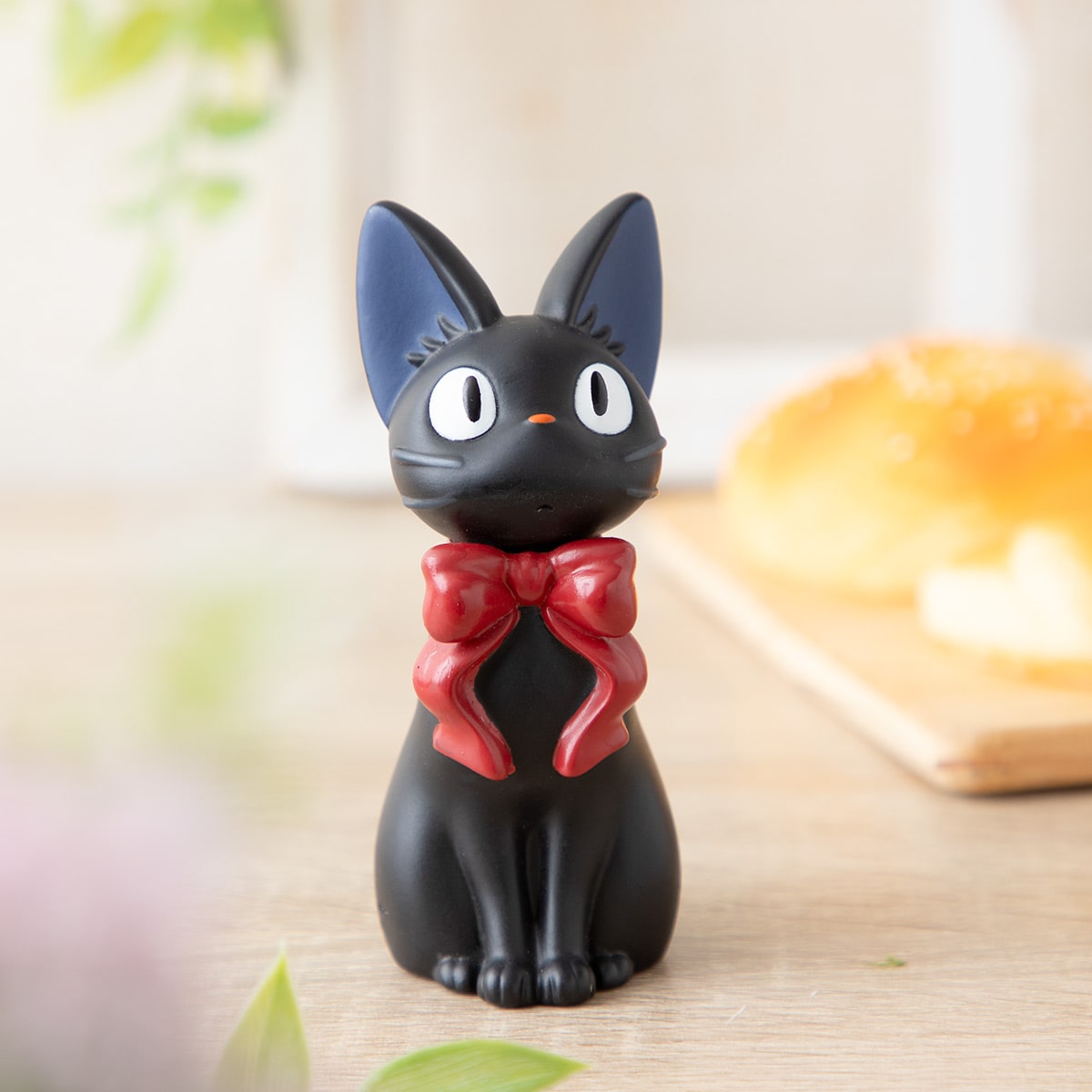 Kiki's Delivery Service Seated Jiji Soft Vinyl Figure - official view 1