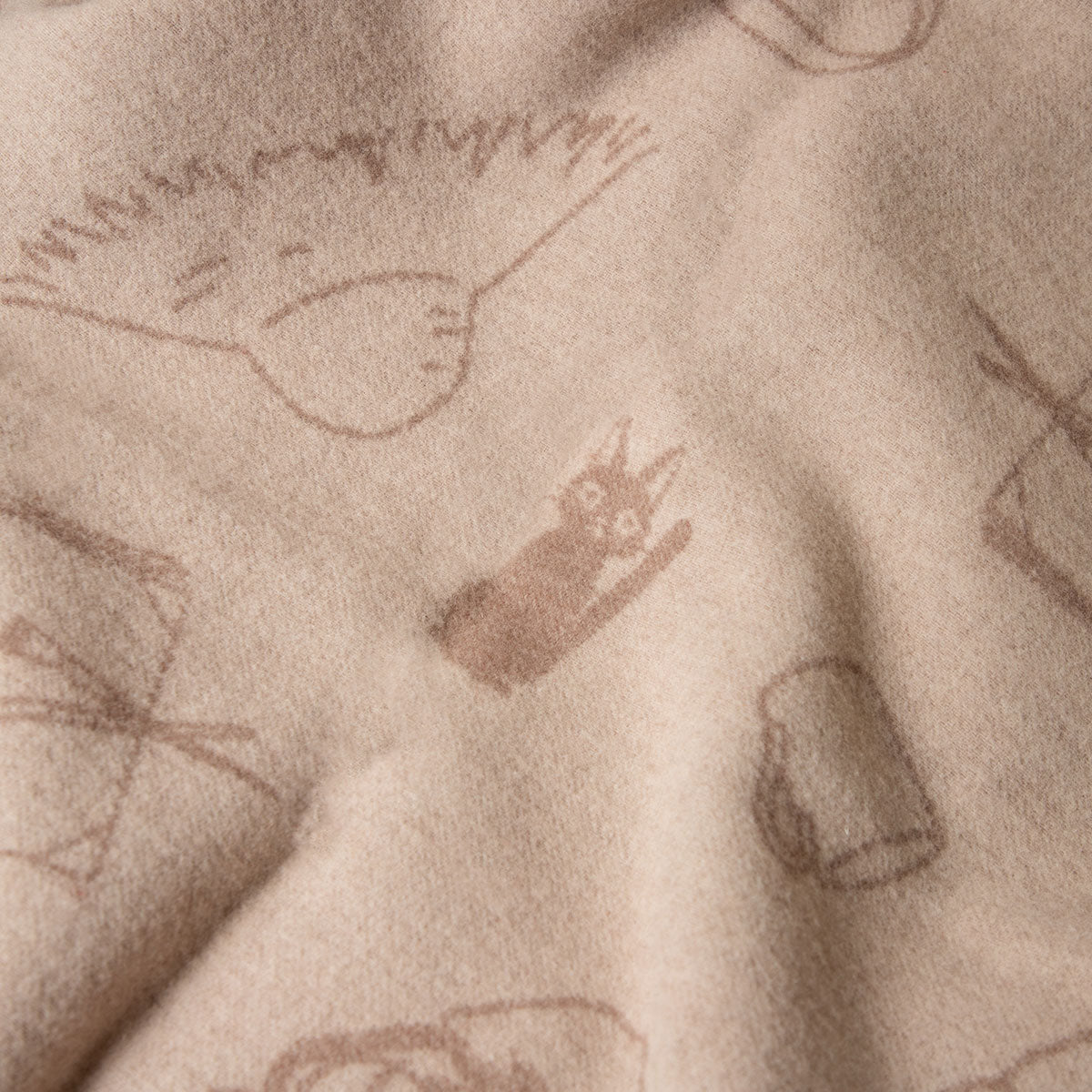 Kiki's Delivery Service Ursula's Wool Half Blanket - official view 8