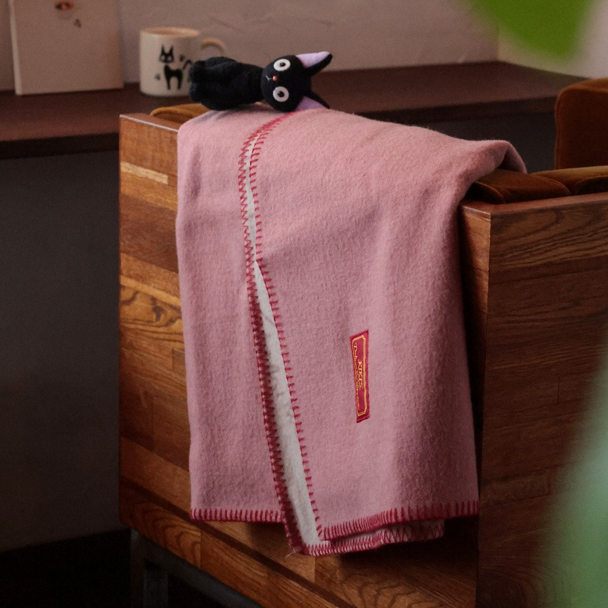 Kiki's Delivery Service Ursula's Wool Half Blanket - official view 12