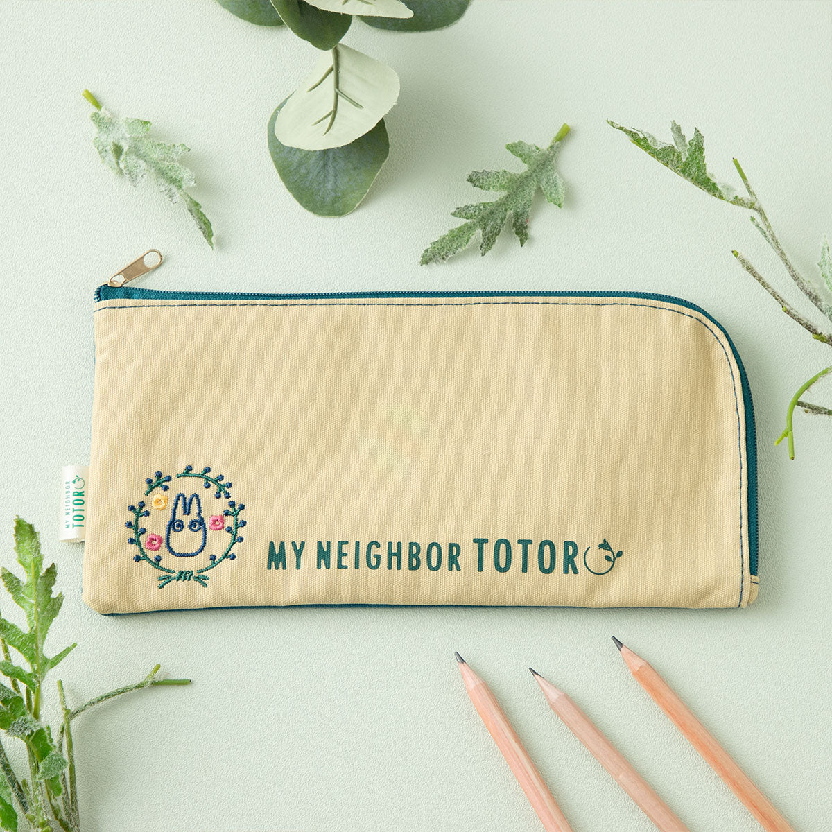 My Neighbor Totoro Colourful Leaves Pencil Case - official view 1