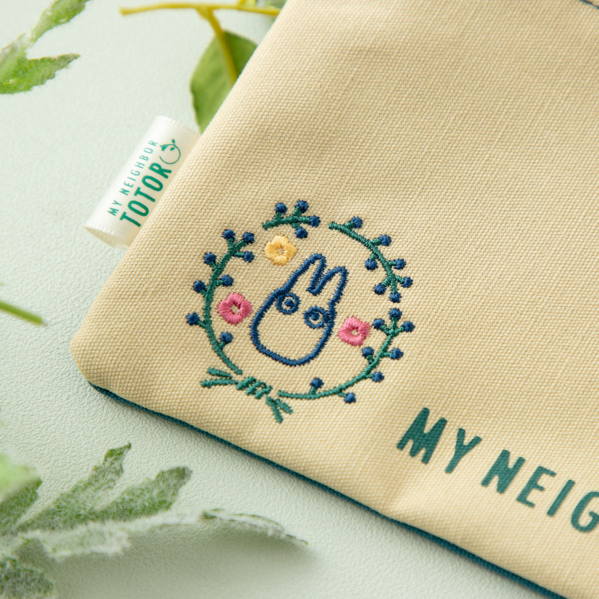 My Neighbor Totoro Colourful Leaves Pencil Case - official view 3