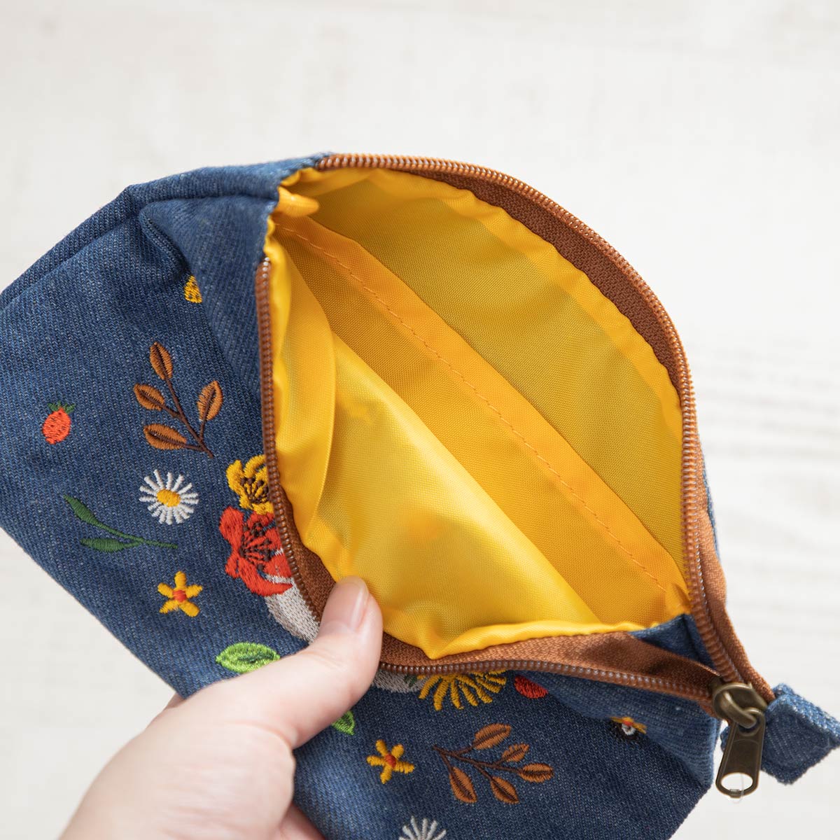 My Neighbor Totoro Denim Embroidery Wreath Pouch - official view 2