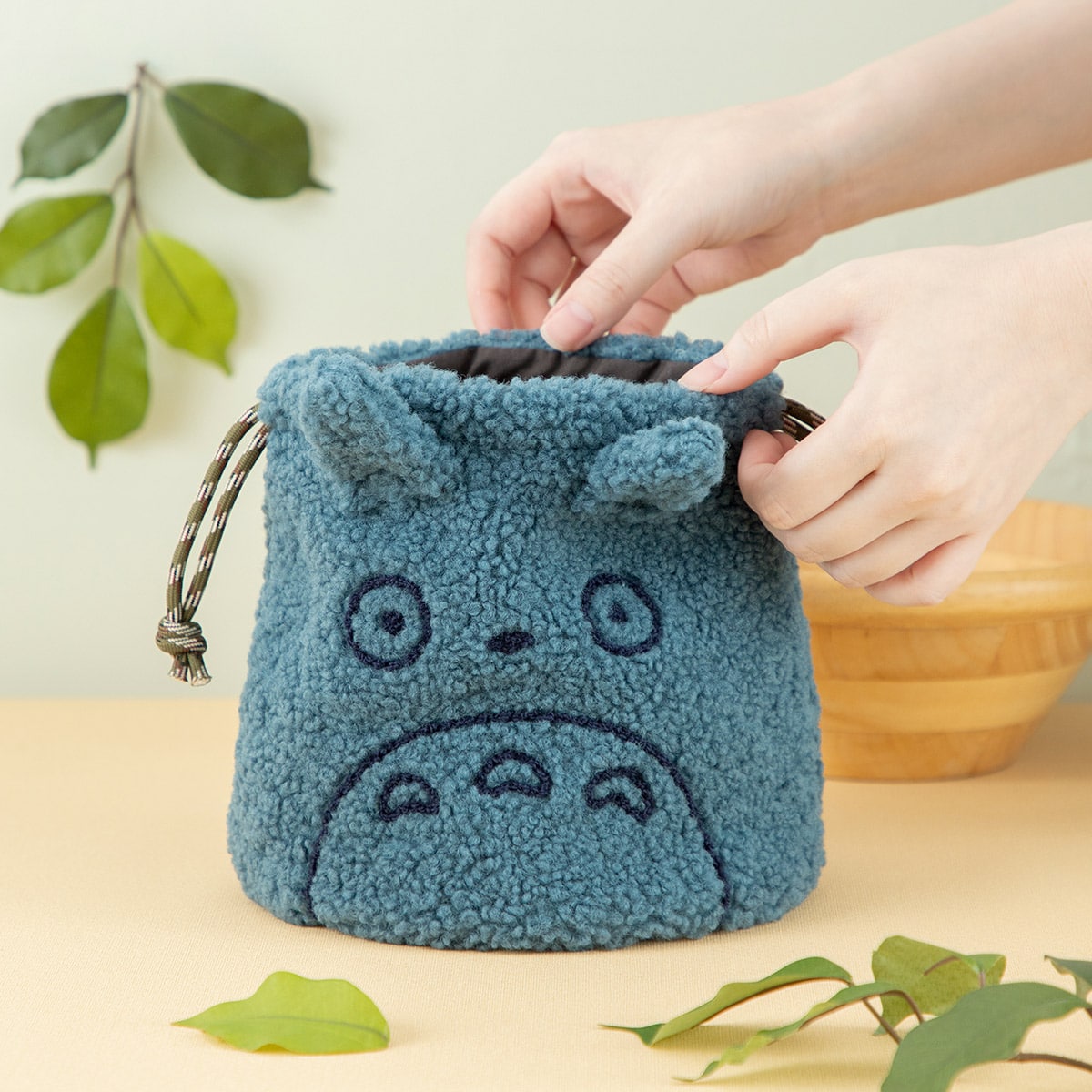 My Neighbor Totoro Fluffy Blue Totoro Drawstring Pouch - official view 5