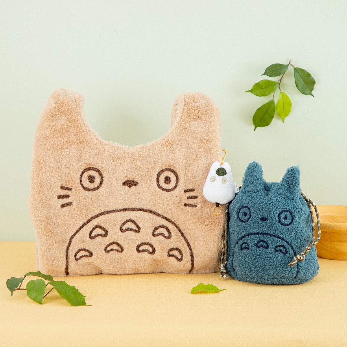 My Neighbor Totoro Fluffy Totoro Tote Bag - official view 15