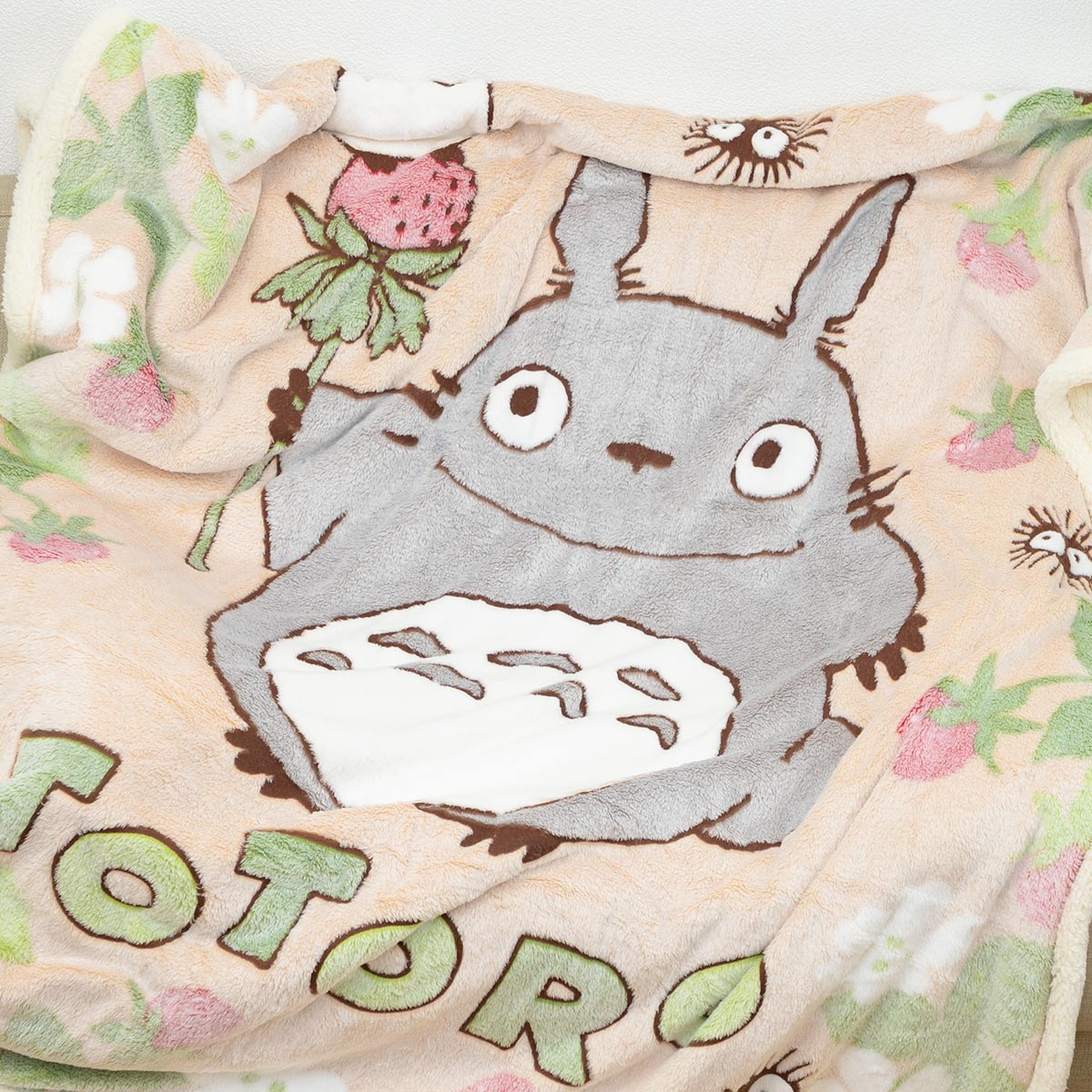 My Neighbor Totoro - Found Strawberries Blankets (3 Types) - Full - official view 16