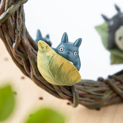 My Neighbor Totoro Hide-and-Seek Wreath Stand Mirror - blue Totoro detail