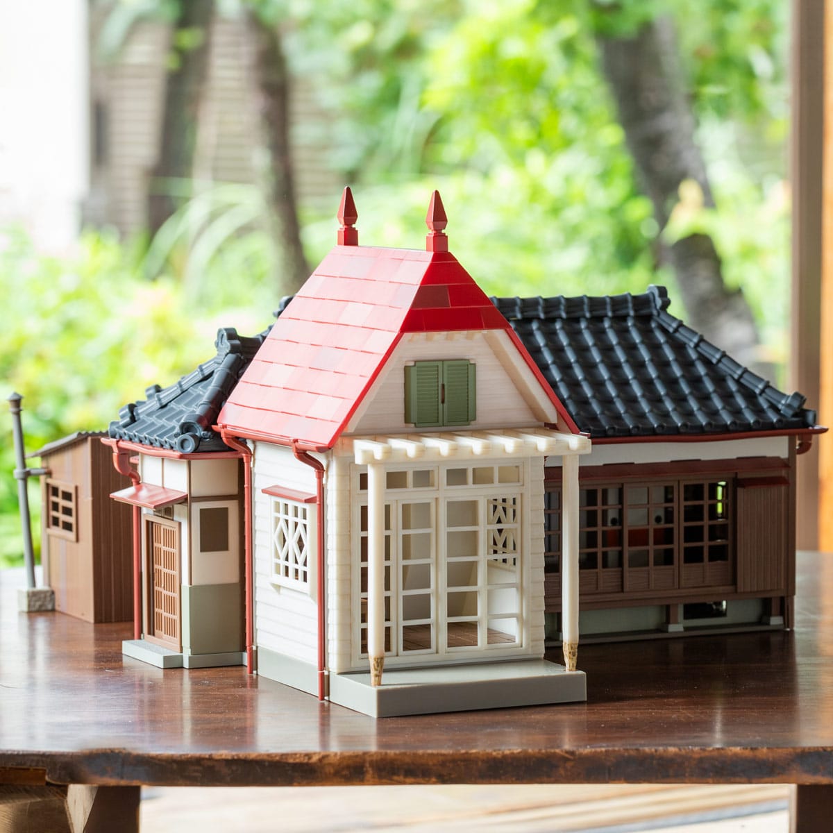 My Neighbor Totoro Kusakabe House Illuminated Miniature - official view 1