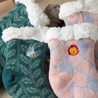 My Neighbor Totoro Leaf-Pattern Boa-Lined Room Socks 23-25 cm - official view 4