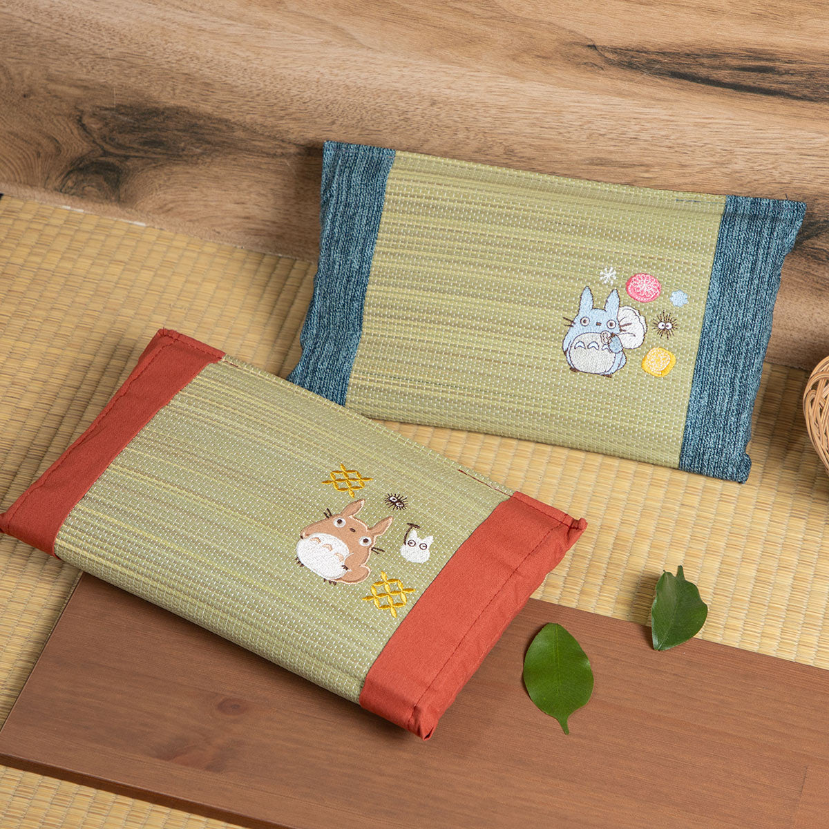My Neighbor Totoro Retro Igusa Mini Flat Pillow - official view 5