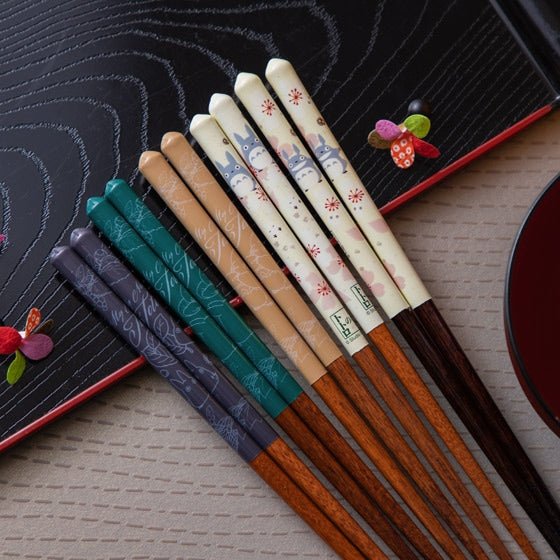 My Neighbor Totoro Sakura Wooden Chopsticks 23 cm - official view 3