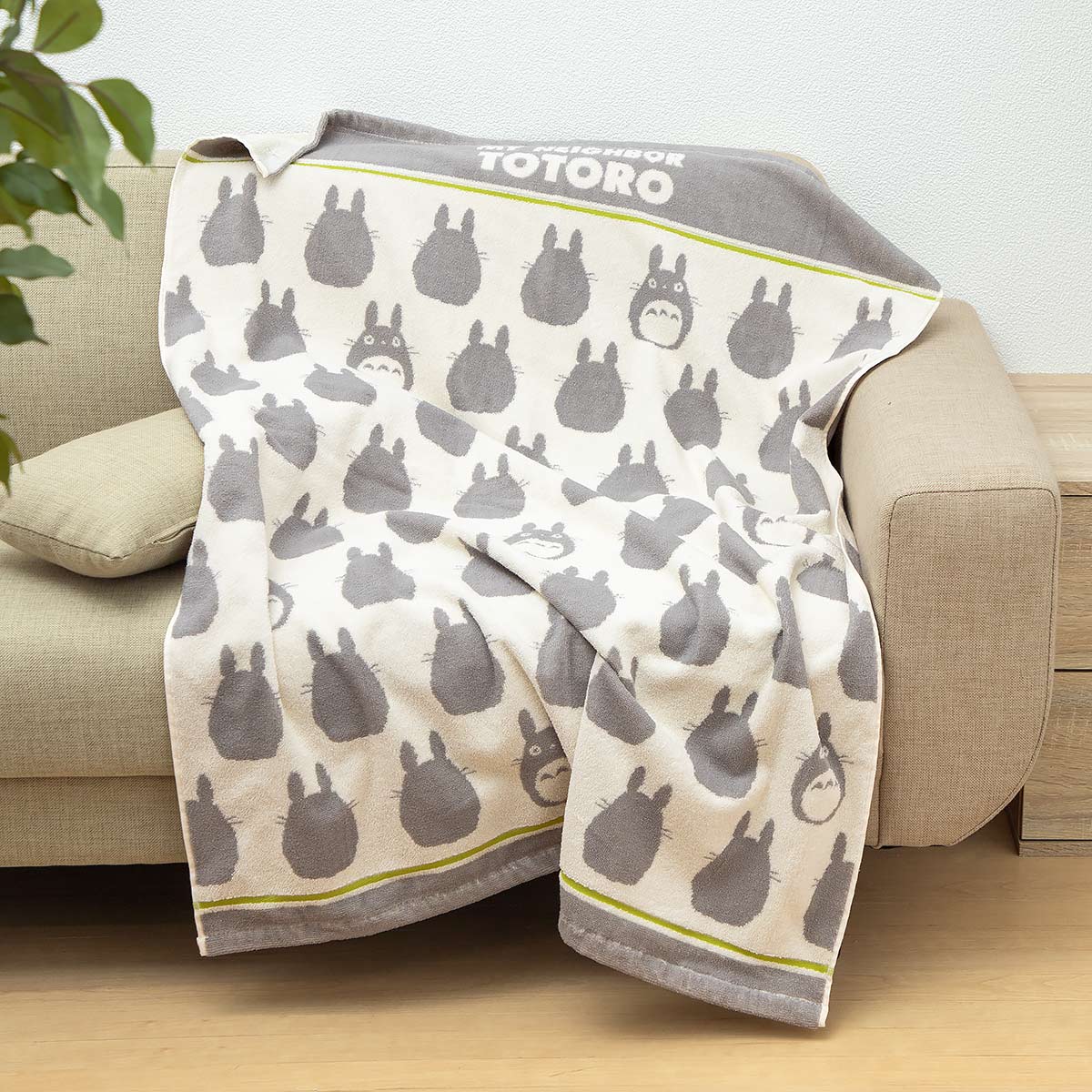 My Neighbor Totoro Silhouette Cotton Nap Blanket - official view 1