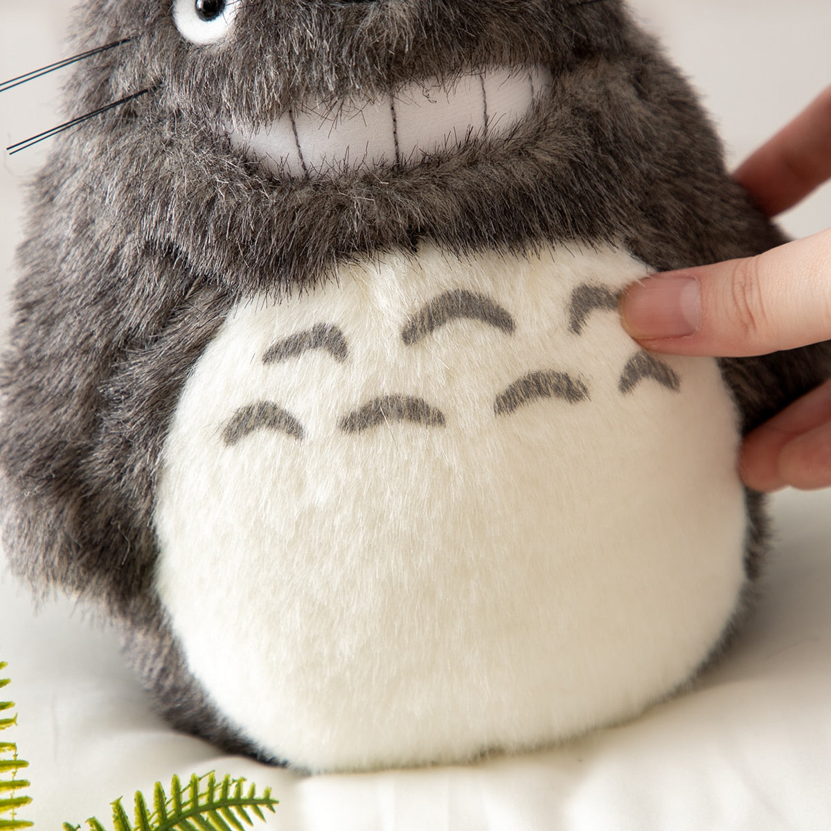 My Neighbor Totoro - Smiling Totoro Plush (2 Sizes) - S - 23 cm - official view 3