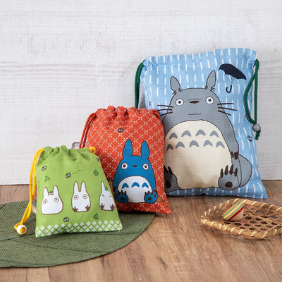My Neighbor Totoro Totoro Pale Blue Drawstring Bag - official view 5