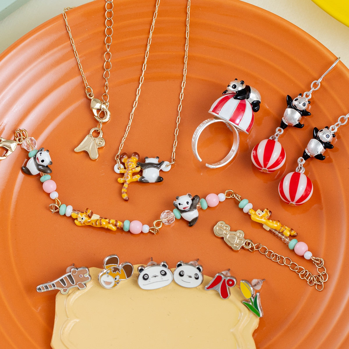 Panda! Go Panda! Meeting Tora-chan Bracelet - official view 12