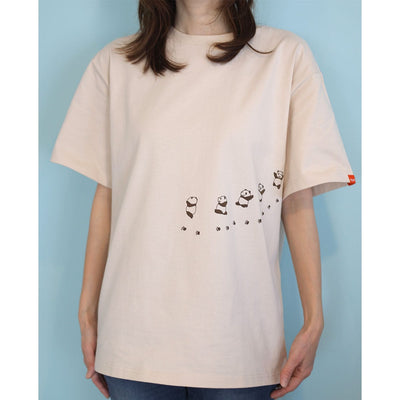 Panda! Go Panda! Nakayoshi Hug T-Shirt - Adult - official view 2