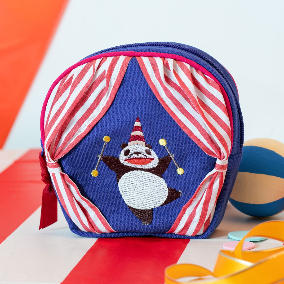 Panda! Go Panda! Rainy-Day Circus Tent Pouch - official view 1