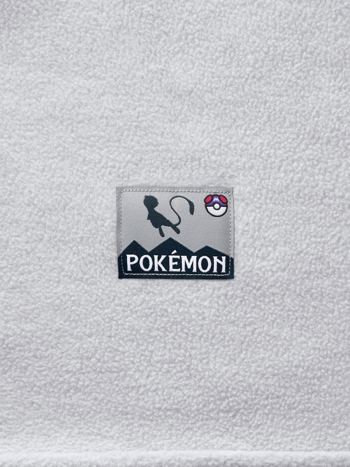 Pokemon x GU Mew Half-Zip Fleece Pullover — Light Gray — official view 3