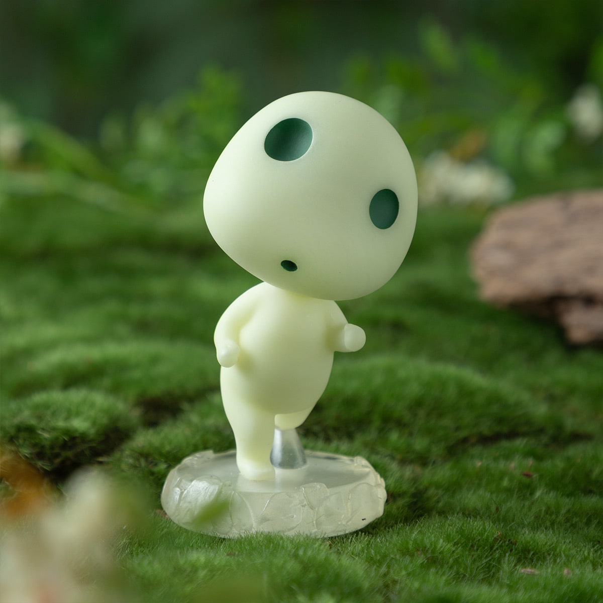 Princess Mononoke Glow-in-the-Dark Kodama Figures (3 Types) - Rounded Kodama - official view 16