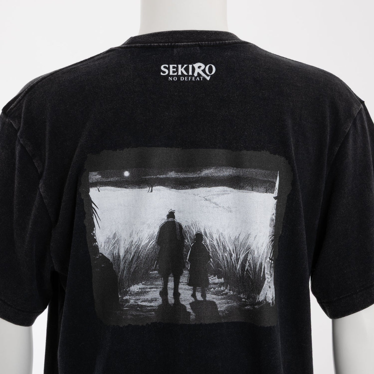 SEKIRO: NO DEFEAT SuperGroupies Wolf and Kuro Black T-shirt, official product photo 7