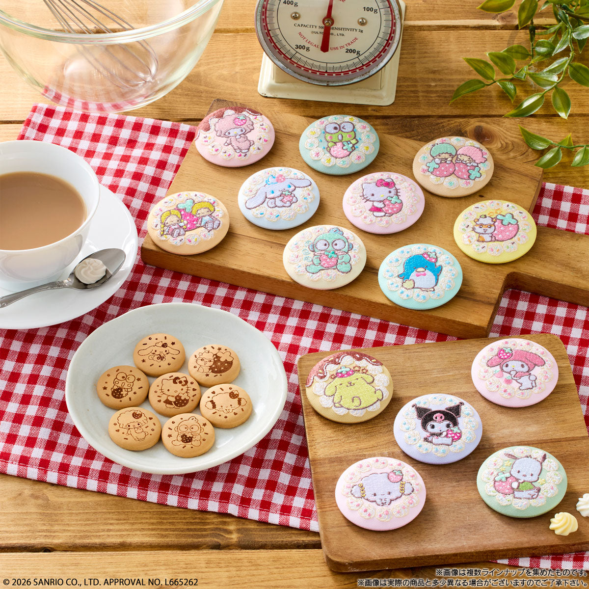 Sanrio Characters Embroidered Badge Biscuits Vol.4 - Box (12 Packs) RANDOM - official product image 1