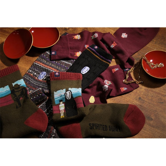Spirited Away Fukuske 140th Anniversary All-Over Socks 25-27 cm - official view 5