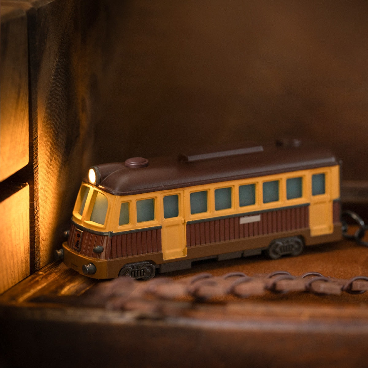 Spirited Away - GBL Sea Railway Light-Up Keyring - official view 3