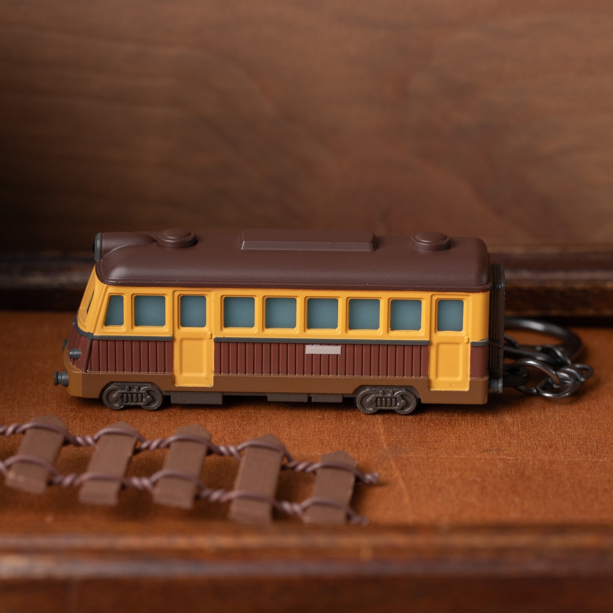 Spirited Away - GBL Sea Railway Light-Up Keyring - official view 6