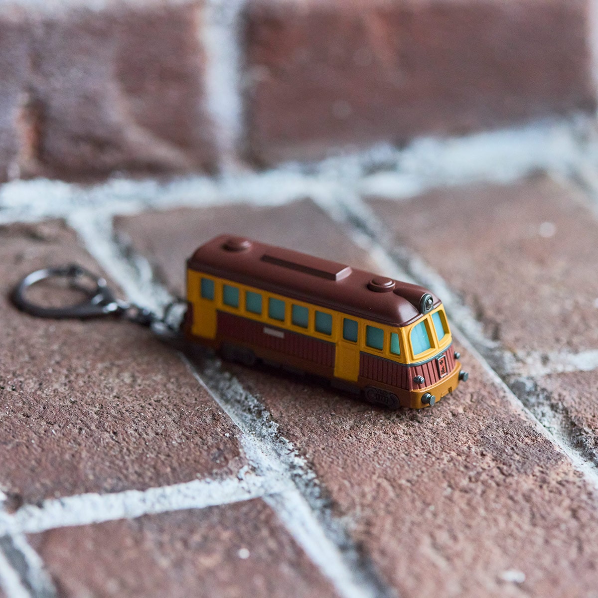 Spirited Away - GBL Sea Railway Light-Up Keyring - official view 12