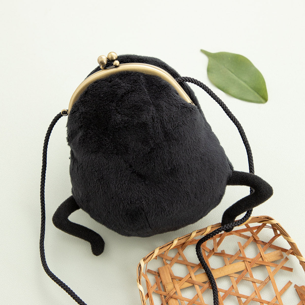 Spirited Away - Munching No-Face Plush Clasp Pouch - official view 2