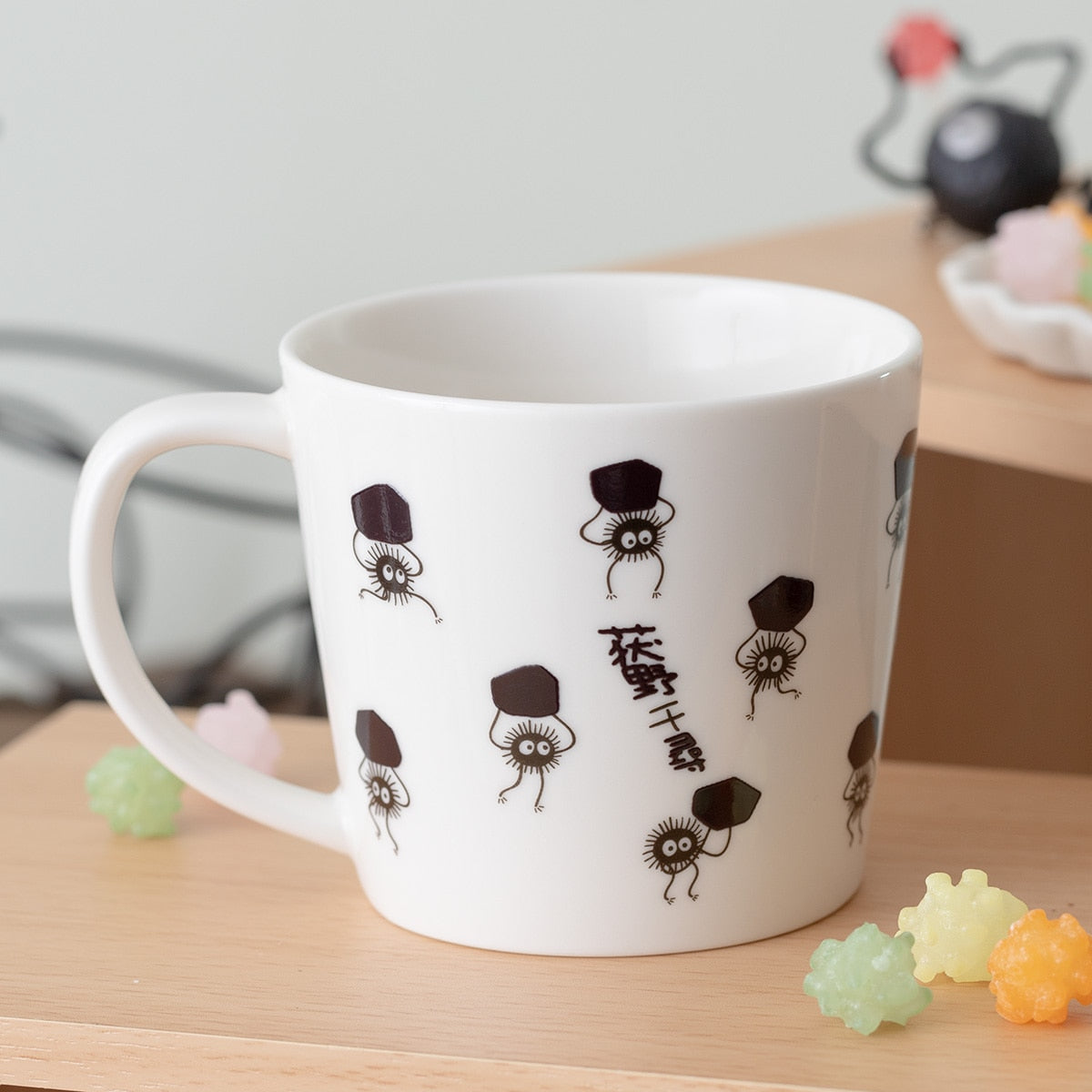 Spirited Away - No-Face and Soot Sprites Heat-Reveal Mug 300 ml - official view 3