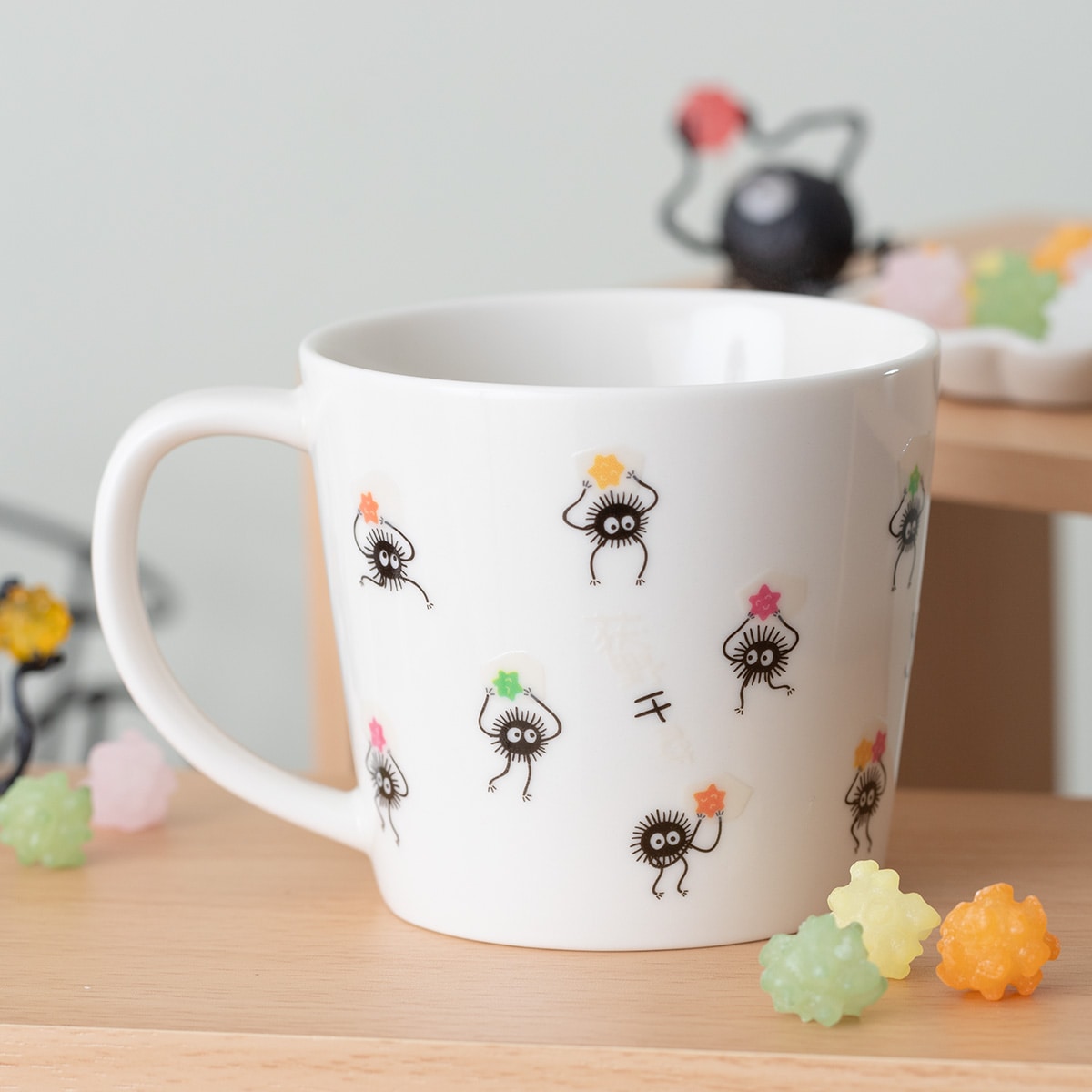Spirited Away - No-Face and Soot Sprites Heat-Reveal Mug 300 ml - official view 5