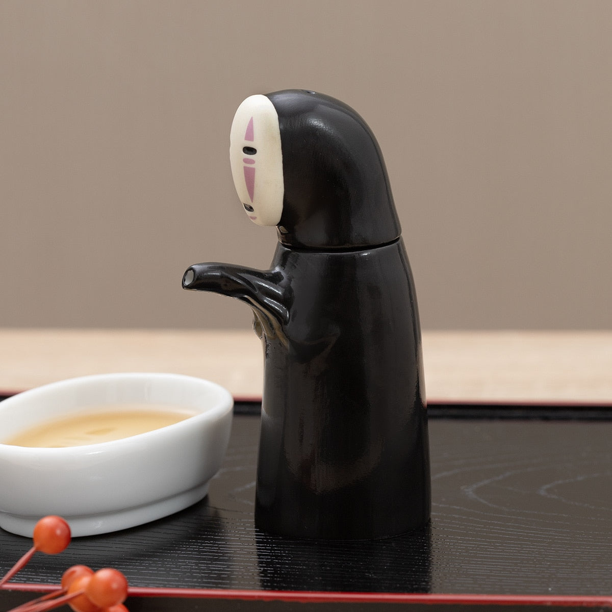 Spirited Away No-Face Soy Sauce Dispenser - official view 2