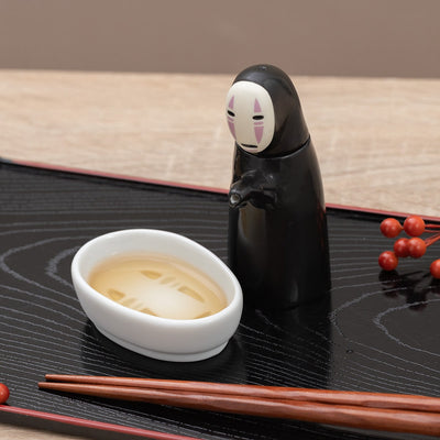 Spirited Away No-Face Soy Sauce Dispenser - official view 13