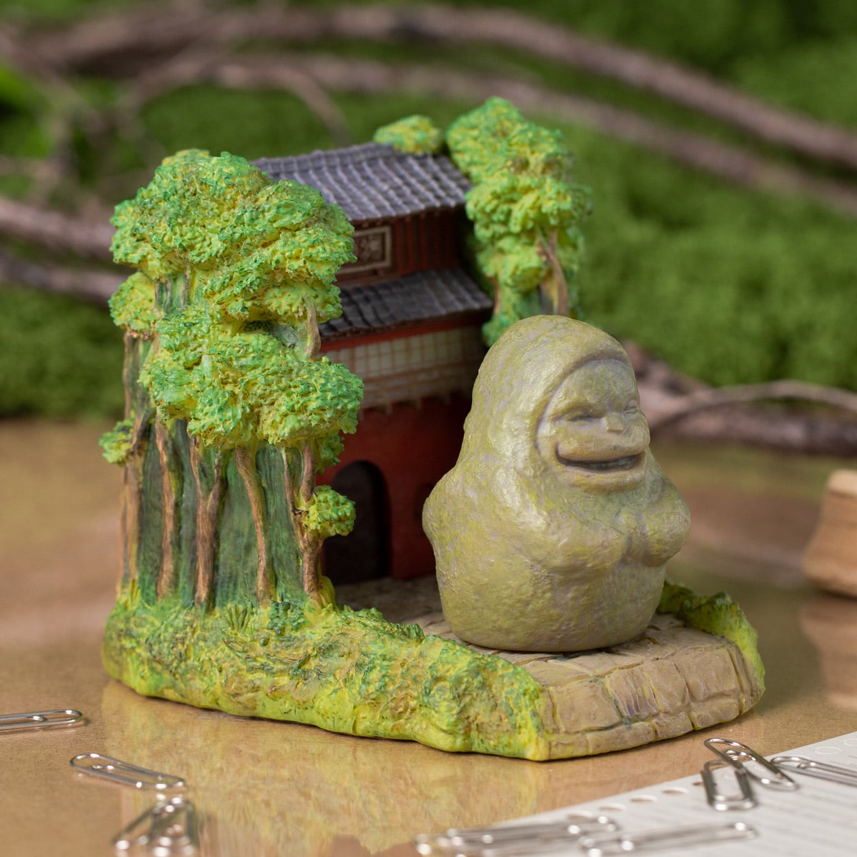 Spirited Away - Stone Guardian Tunnel Diorama Tray with Paperweight - official view 2