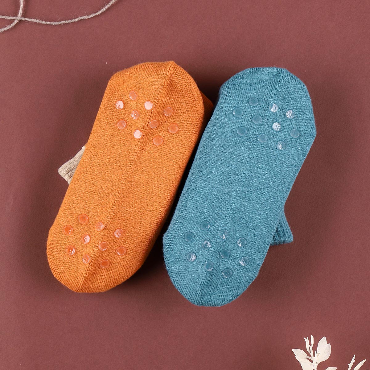 Studio Ghibli All-Terry Room Socks 23-25 cm (2 Types) - Totoro Leaves Orange - official view 5