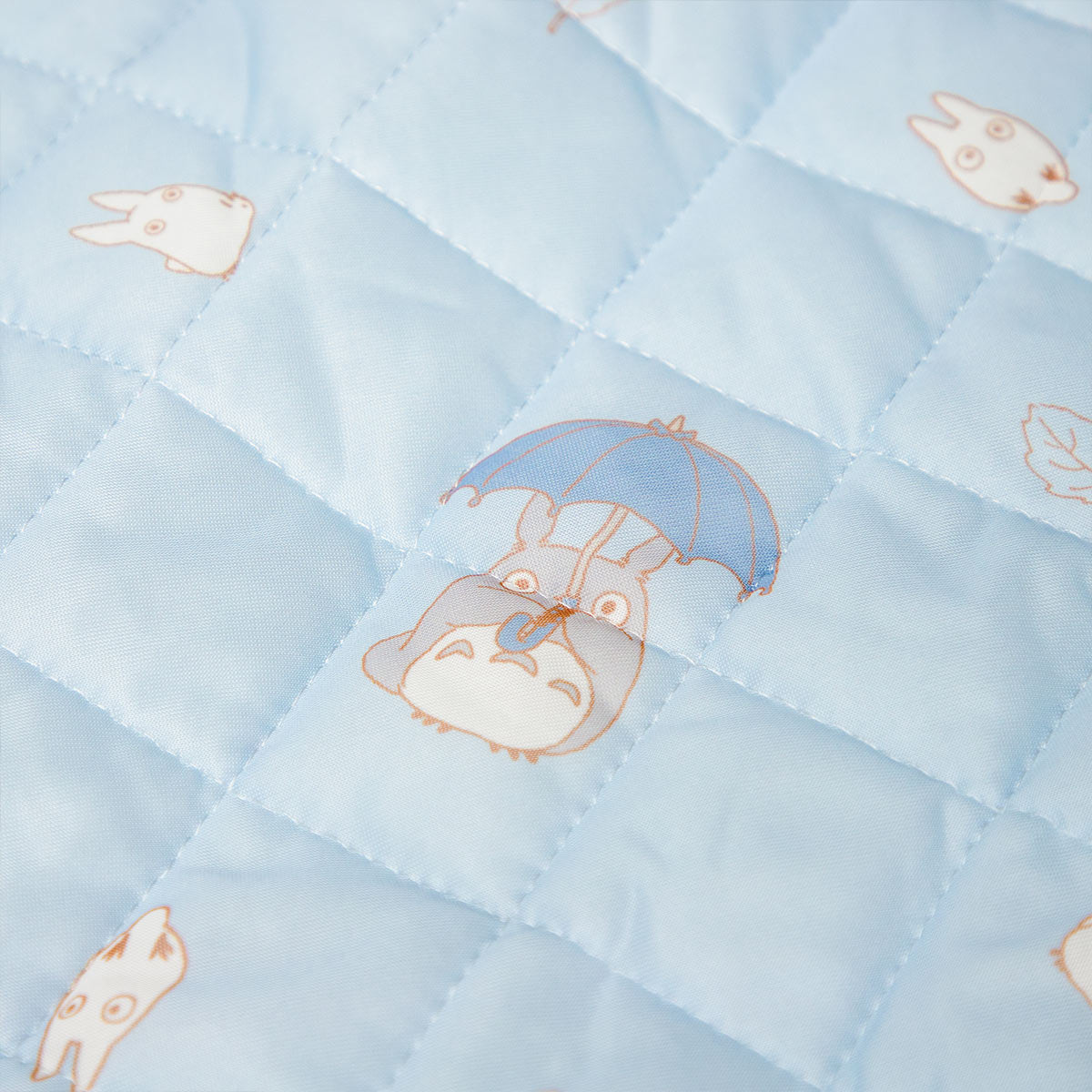 Studio Ghibli Cool-Touch Bed Pads (3 Types) - Totoro Rainy Day - official view 3