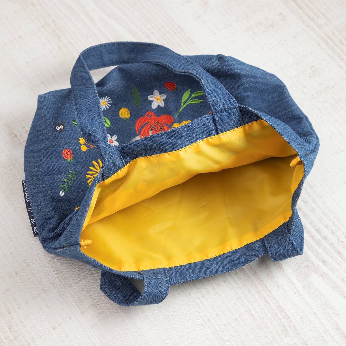 Studio Ghibli Denim Embroidery Tote Bags (4 Types) - Totoro Wreath Lunch Tote - official view 2