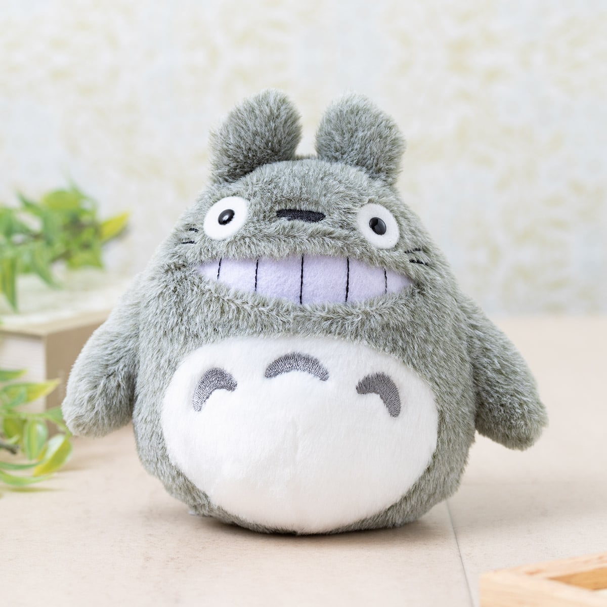 Studio Ghibli - Fluffy Otedama Plush M (7 Types) - Smiling Totoro - official view 1