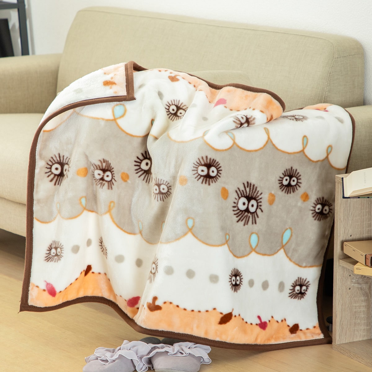Studio Ghibli - Illustrated Lap Blankets (4 Types) - Soot Sprite Clouds - official view 9