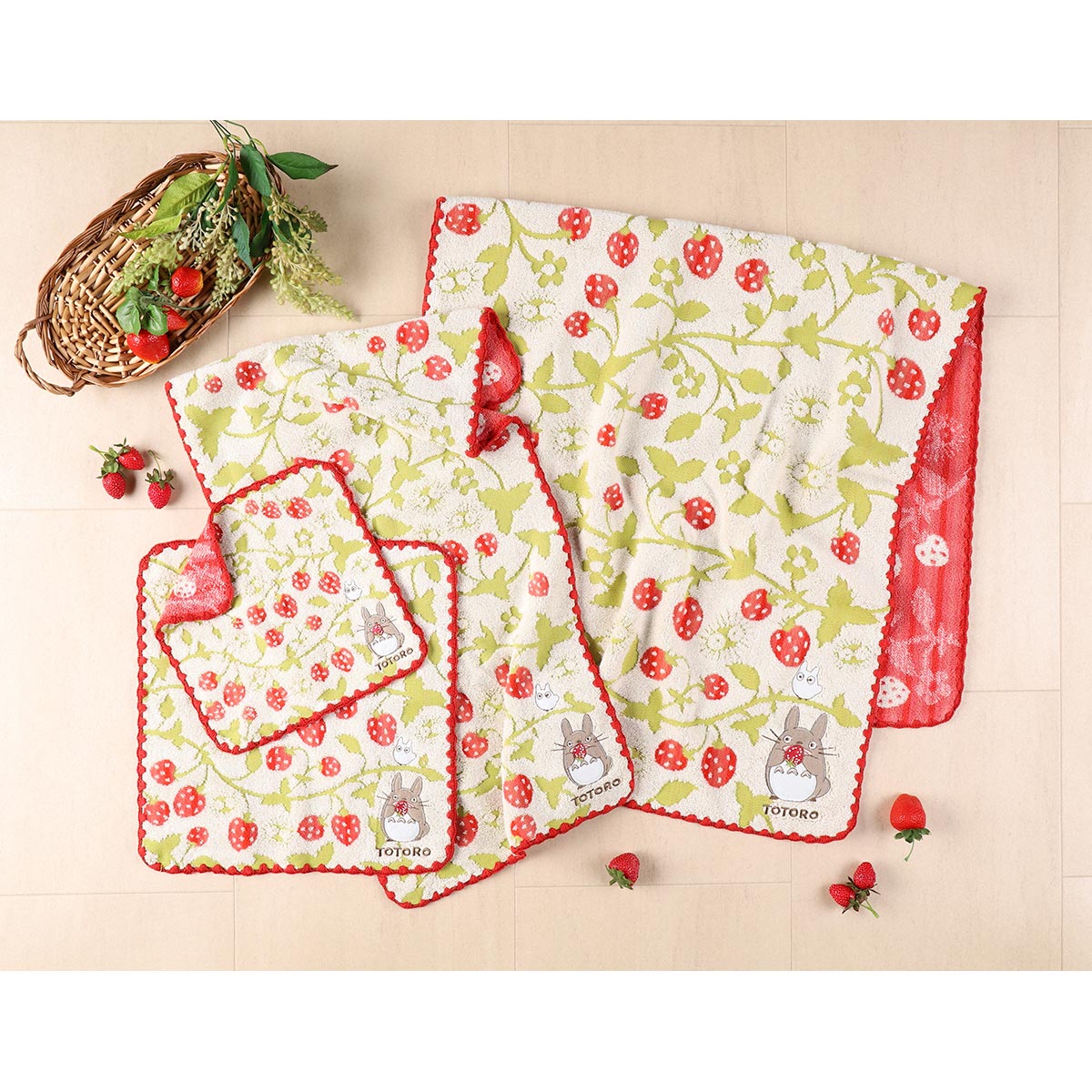 Studio Ghibli - Illustrated Wash Towels (21 Types) - Totoro Strawberry Forest - official view 35