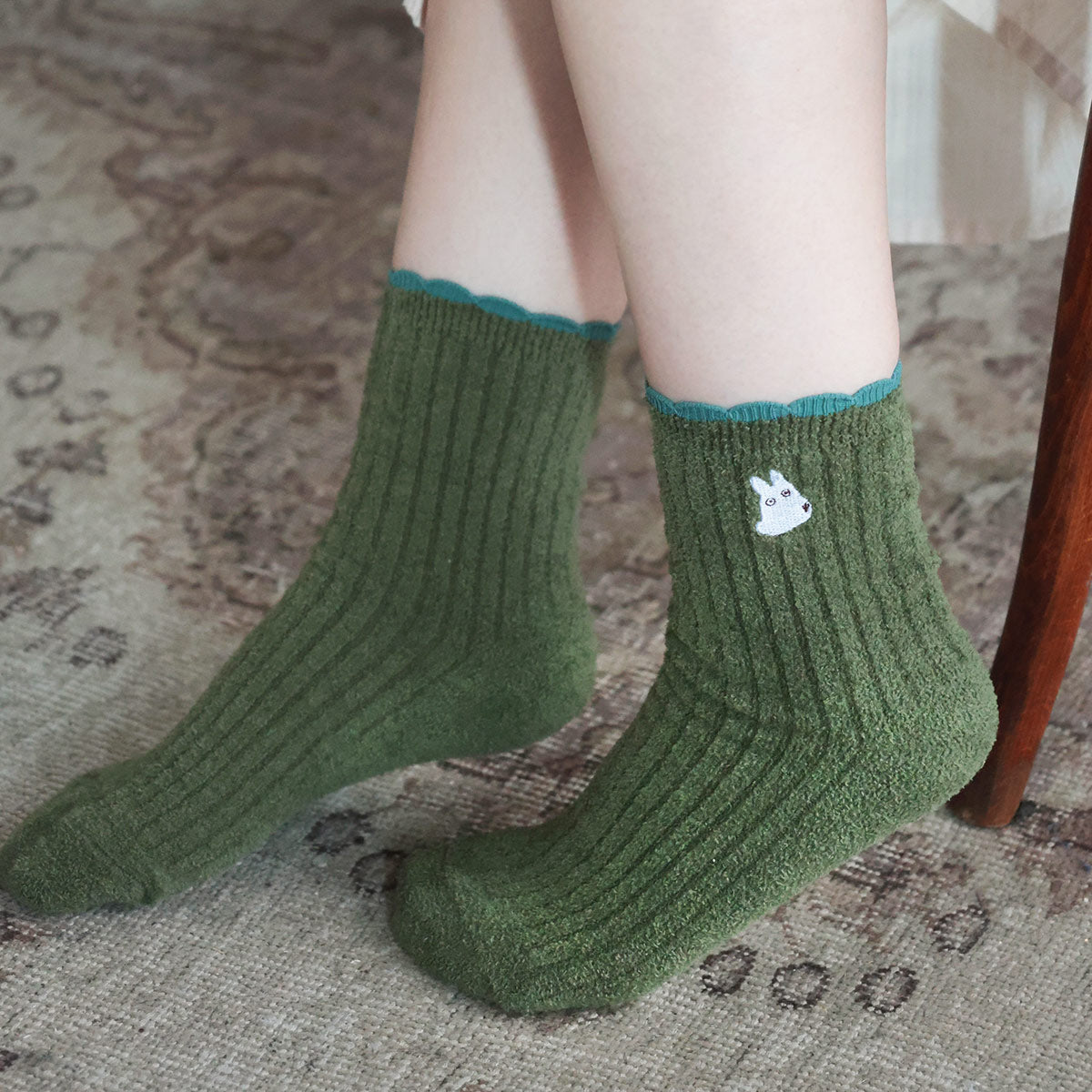 Studio Ghibli - Soft Marshmallow Crew Socks 23-25 cm (3 Types) - White Totoro - official view 4