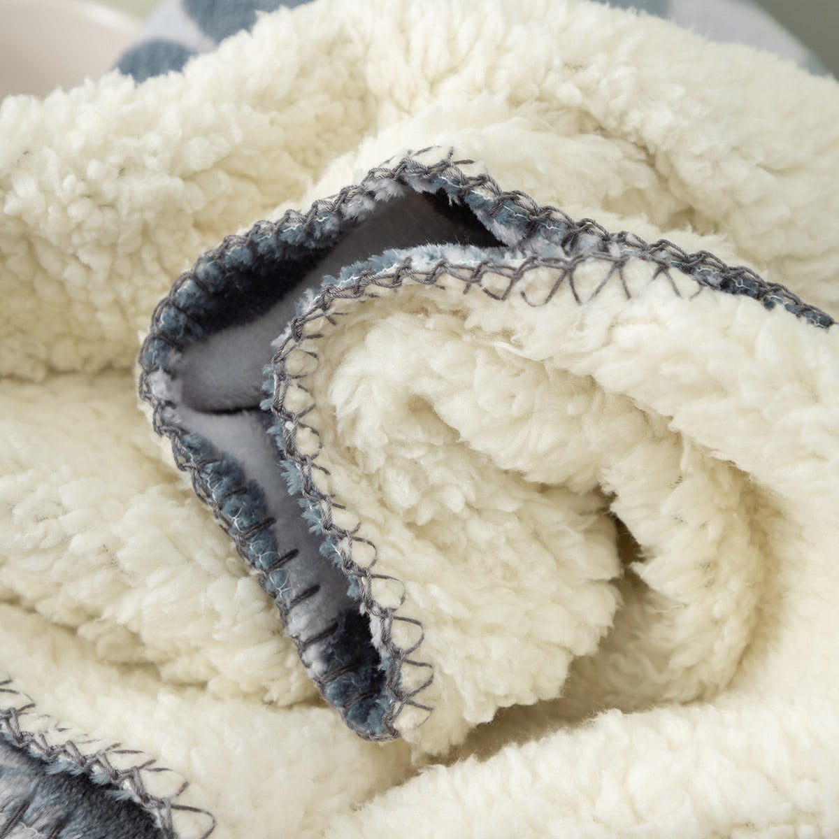 Studio Ghibli - Textured Opal-Finish Blankets (3 Types) - Soot Sprites - official view 12